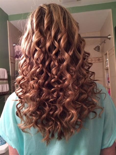 curly hair color styles|cute curly hairstyles.